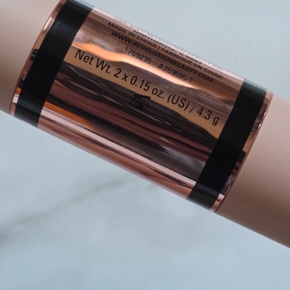 8 x Revolution Beauty DARK Highlight & Contour Duo Stick - Picture 6 of 6